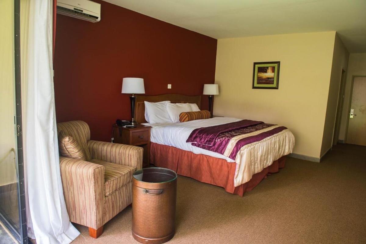 מלון Golden Tulip Essential Kimbima פריטאון מראה חיצוני תמונה