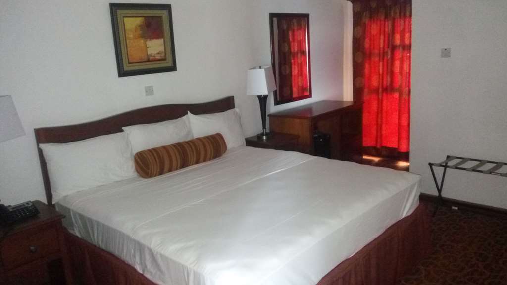 מלון Golden Tulip Essential Kimbima פריטאון חדר תמונה